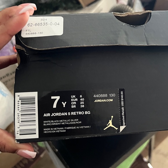 Jordan 5 Retro Metallic Silver - Picture 5 of 5